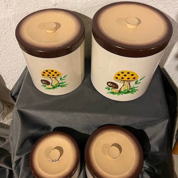 1977 Sears Merry Mushroom Canister Set - Picture 3 of 4